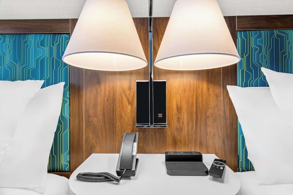 Hampton Inn & Suites Chicago Medical District UIC