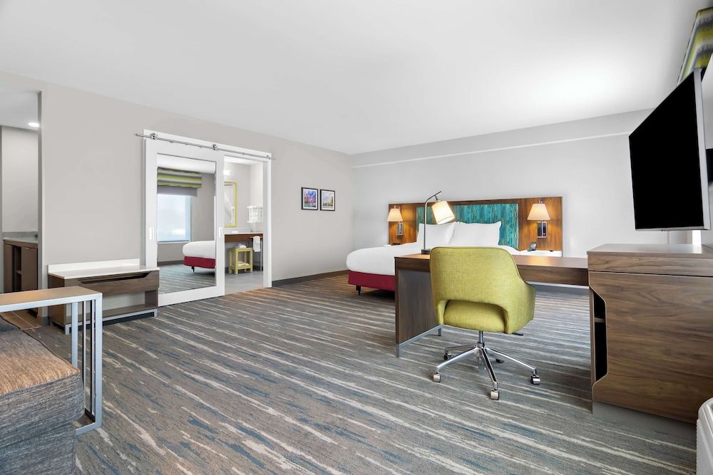 Studio, 1 King Bed, Accessible, Bathtub