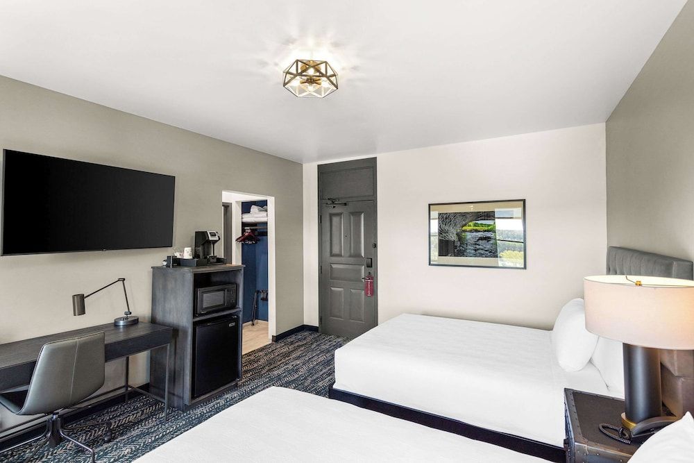 Standard Room, 2 Queen Beds, Non Smoking