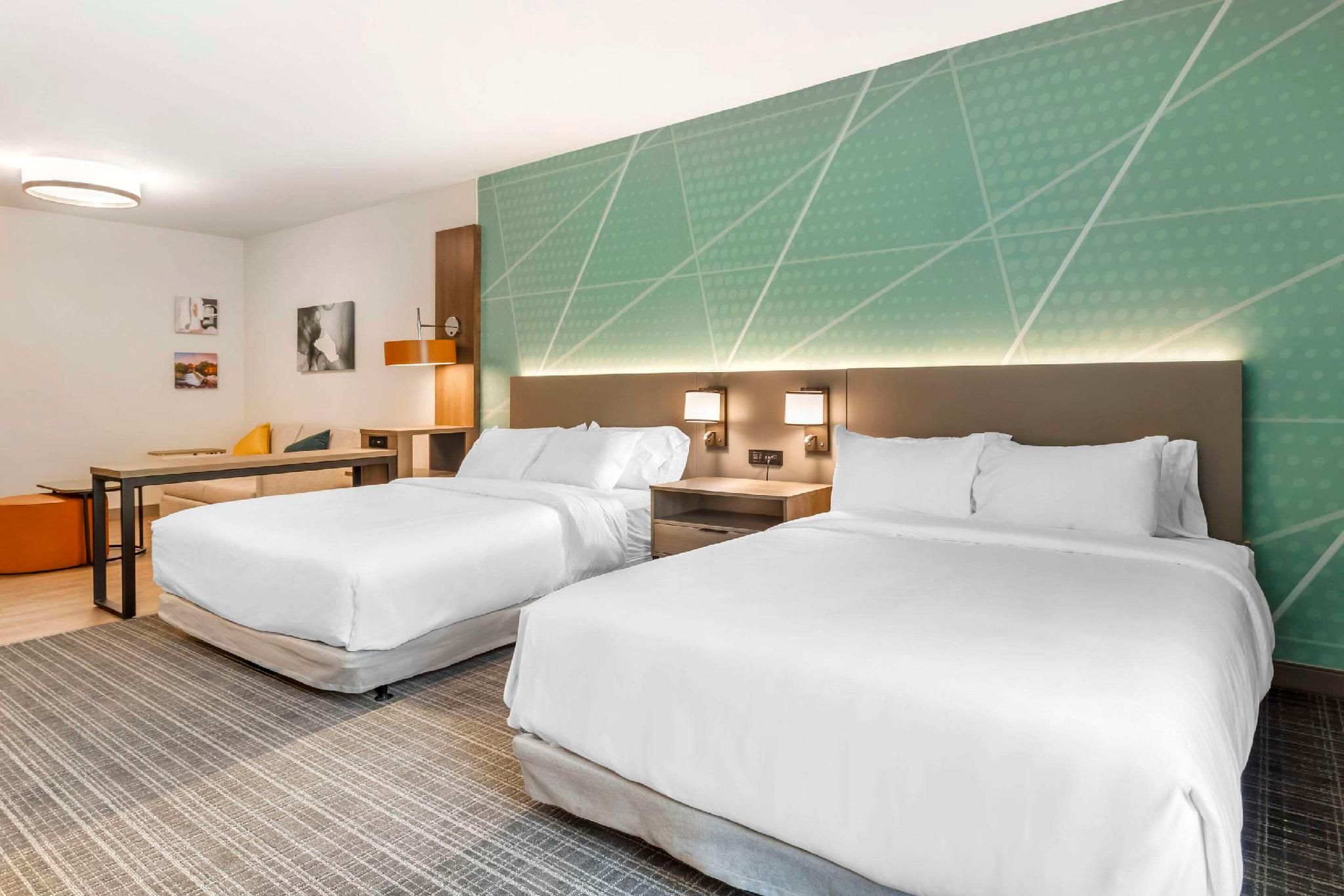 2 Queen Beds, Mobility Accessible, Non Smoking