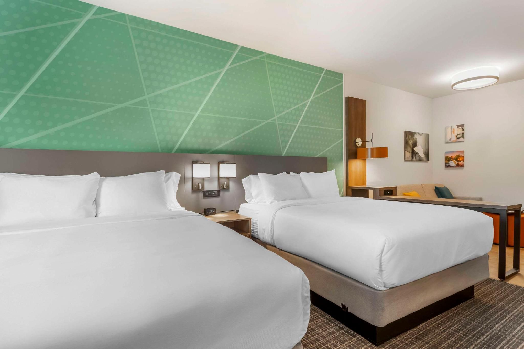 2 Queen Beds, 1-Person Sofabed, Non Smoking