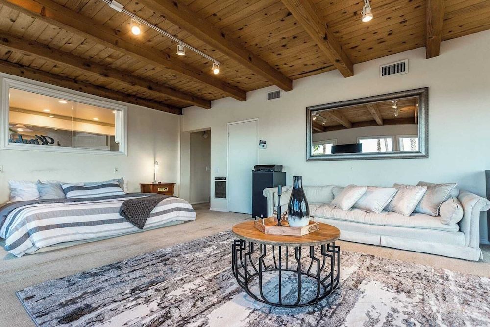 House (5 Bedrooms)