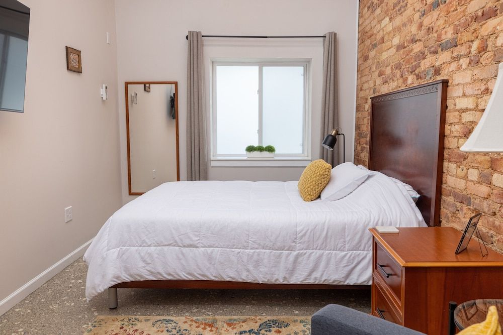Hartwell Suites - Suite 3