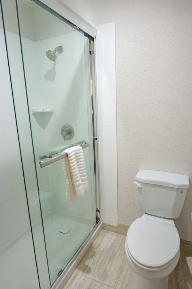 Comfort Inn Battle Mountain - Midway Between Elko and Winnemucca Standard Room, 2 Queen Beds, Non Smoking 10