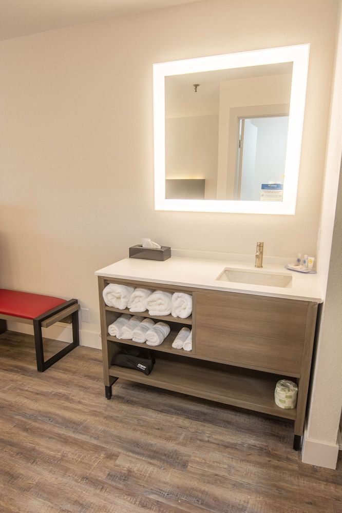 Comfort Inn Battle Mountain - Midway Between Elko and Winnemucca Standard Room, 2 Queen Beds, Non Smoking 14