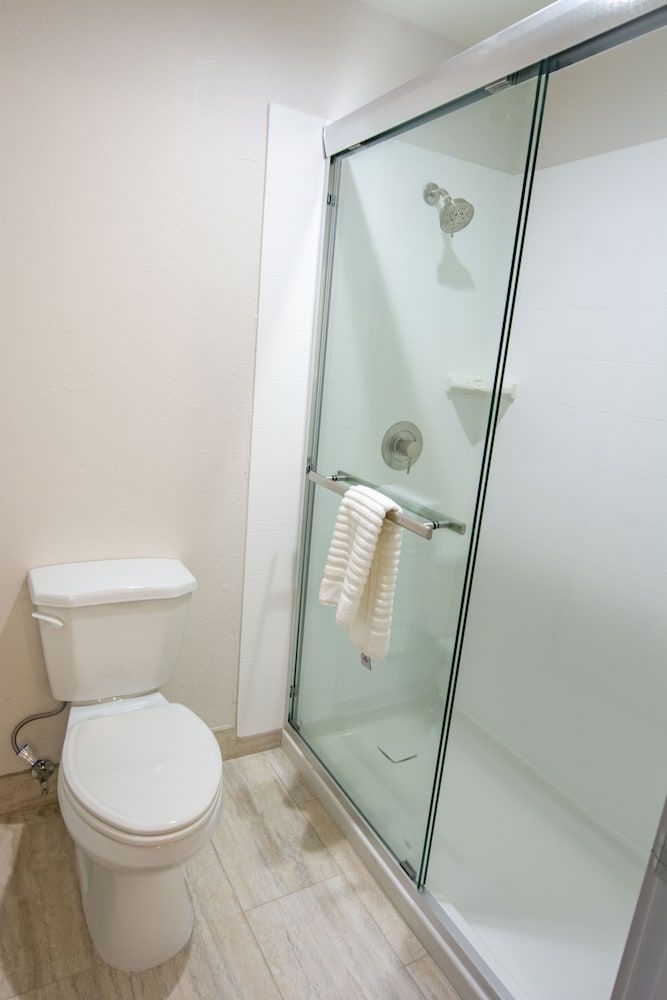 Comfort Inn Battle Mountain - Midway Between Elko and Winnemucca Standard Room, 2 Queen Beds, Non Smoking 12