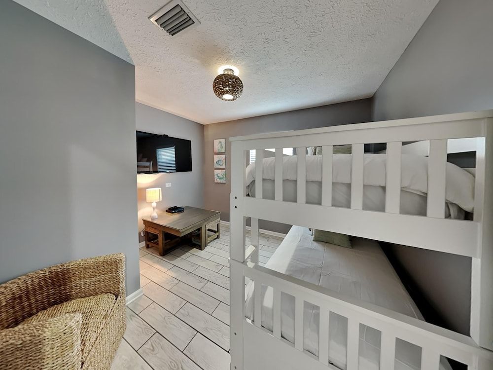 House, Multiple Beds, Pool Access, Ocean View (Sea Struck)
