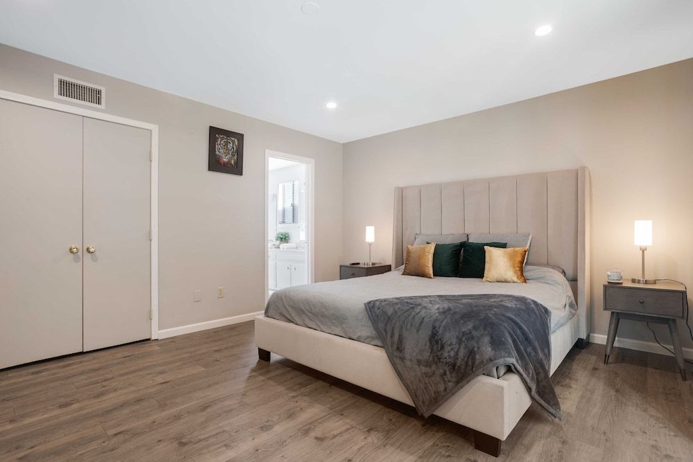House (4 Bedrooms)