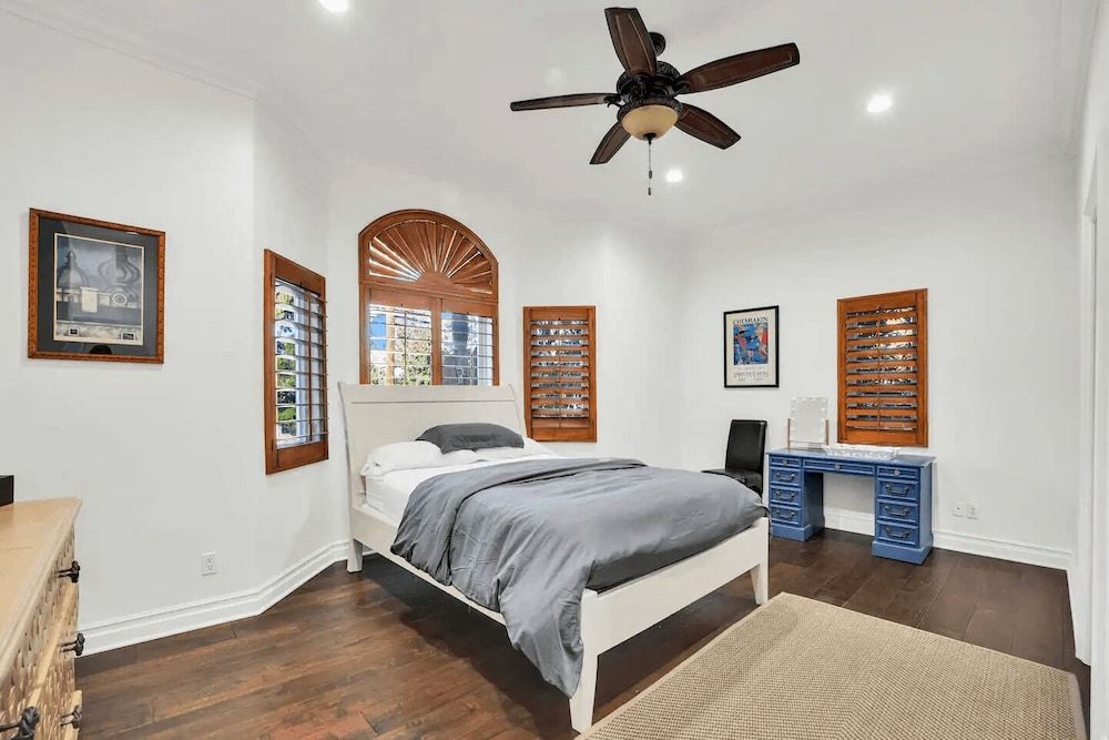House (5 Bedrooms)