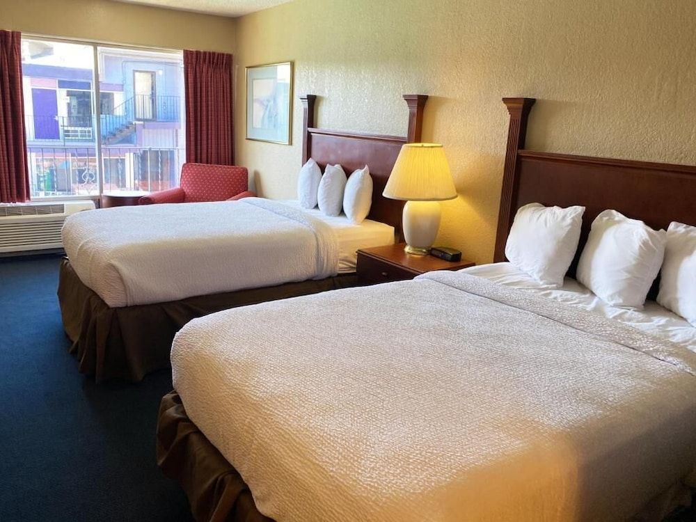 Basic Room, 2 Double Beds