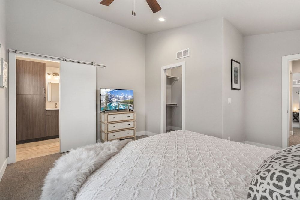 Townhome, Multiple Beds, Patio, Mountain View (844 Jerome St. (Unit 4))