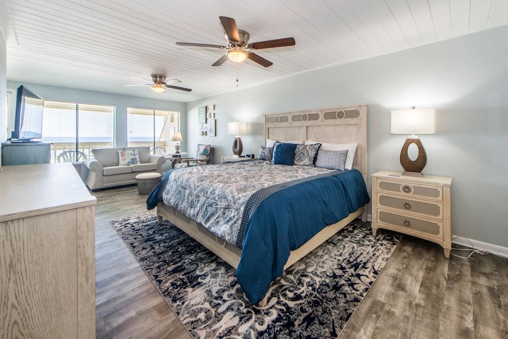 Townhome, Multiple Beds (The Shores Townhome #116)