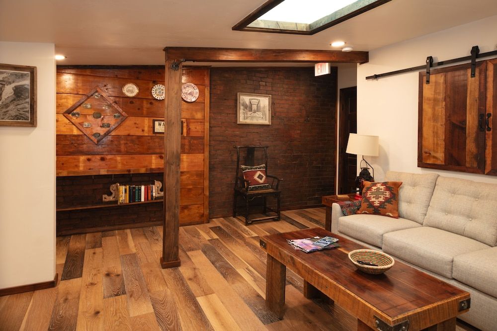 The Frenchman Suites Premier Suite 6