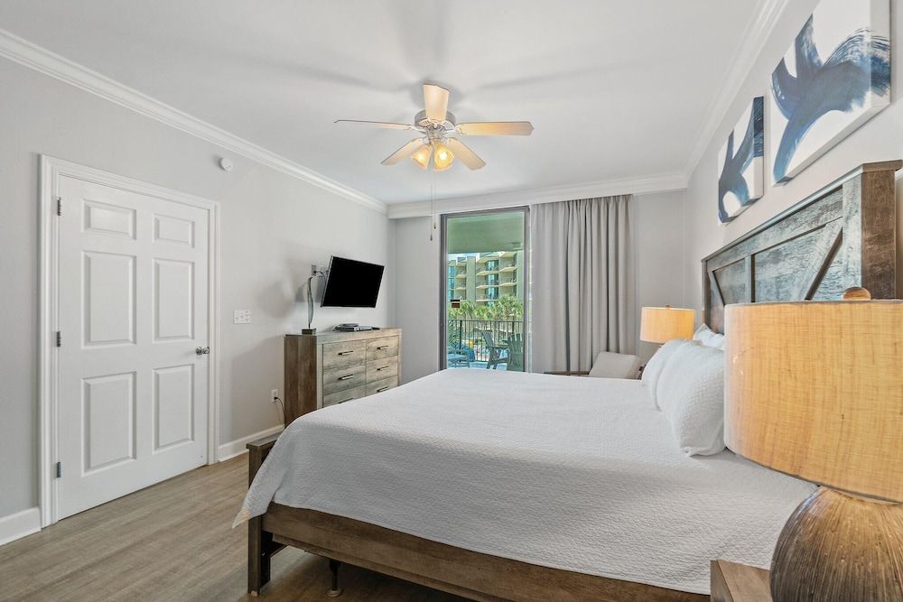 Condo, Multiple Beds (Phoenix on the Bay 1228)