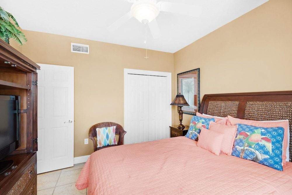 Condo, Multiple Beds (Treasure Island 2212)