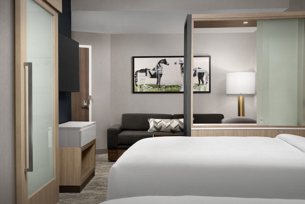 Suite, Multiple Beds (Mobility Accessible, Tub)