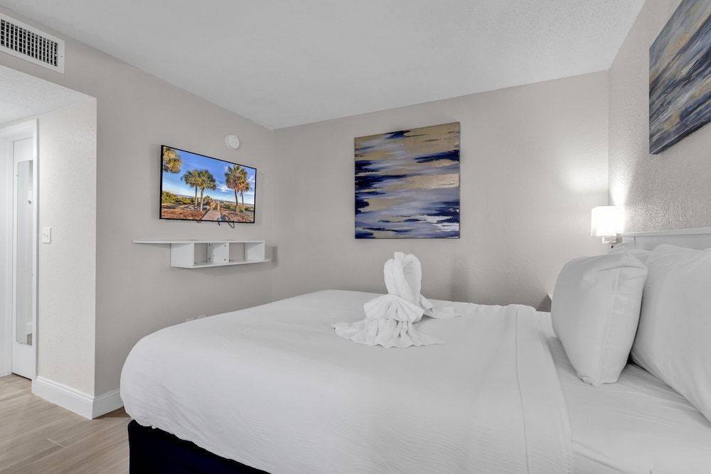 2BR Condo with Ocean View Comfort Condo, 2 Bedrooms, Non Smoking, Ocean View 6