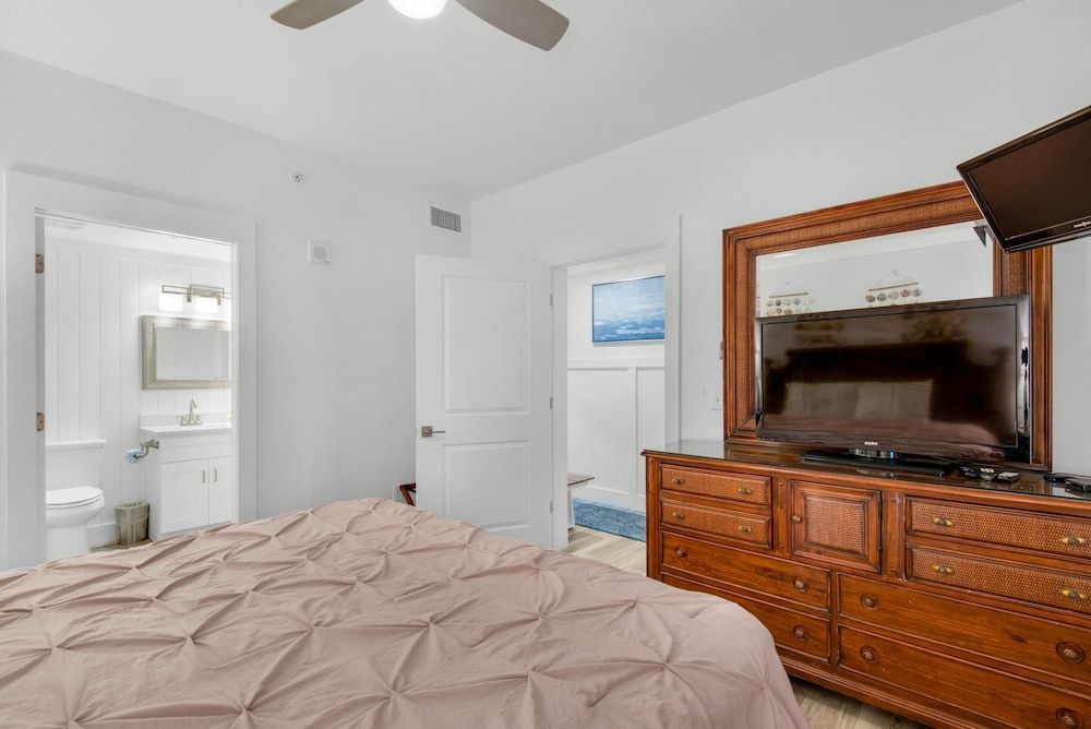 Condo, Multiple Beds (Tidewater 1611)
