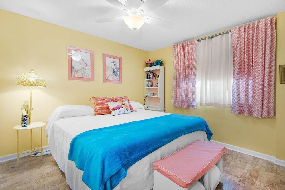 Condo, 1 King Bed with Sofa bed (Pinnacle Port B2-208)