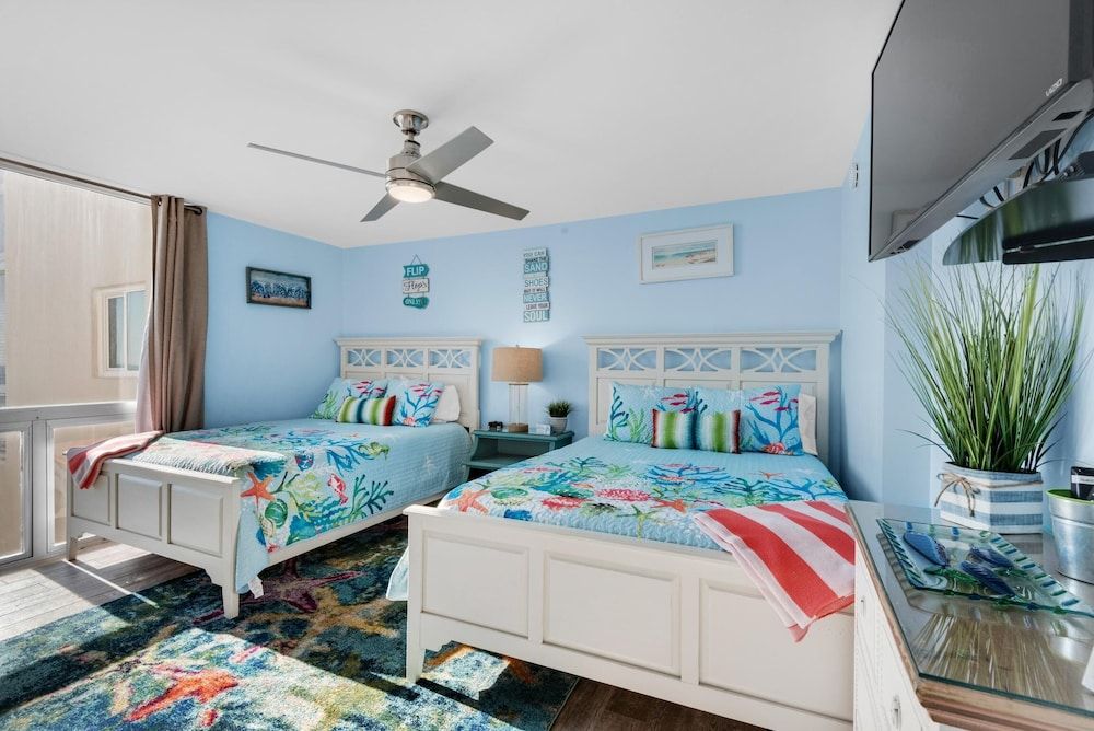 Condo, Multiple Beds (Shoreline Towers 2025)