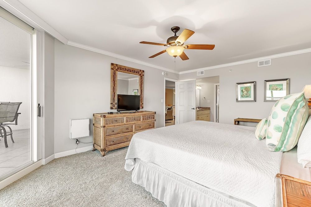 Condo, Multiple Beds (SeaSpray East 323- Gulf Front)