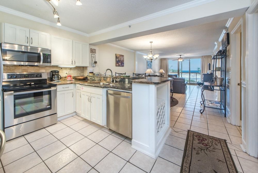 Pelican Beach Resort 213