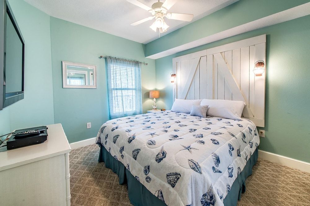 Condo, 1 King Bed with Sofa bed (Majestic Beach Towers 2-603)