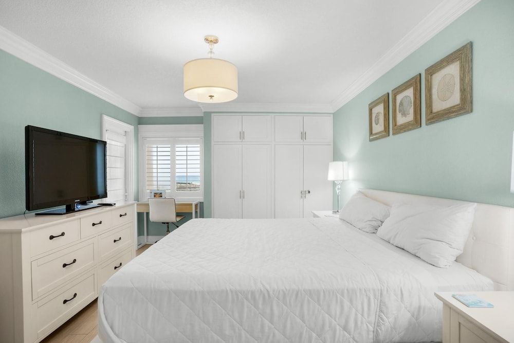 Condo, Multiple Beds (Holiday Surf and Racquet Club 216)