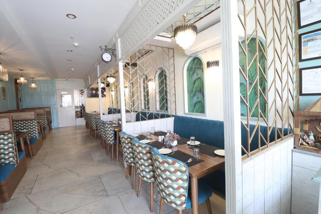 Food & Dining
