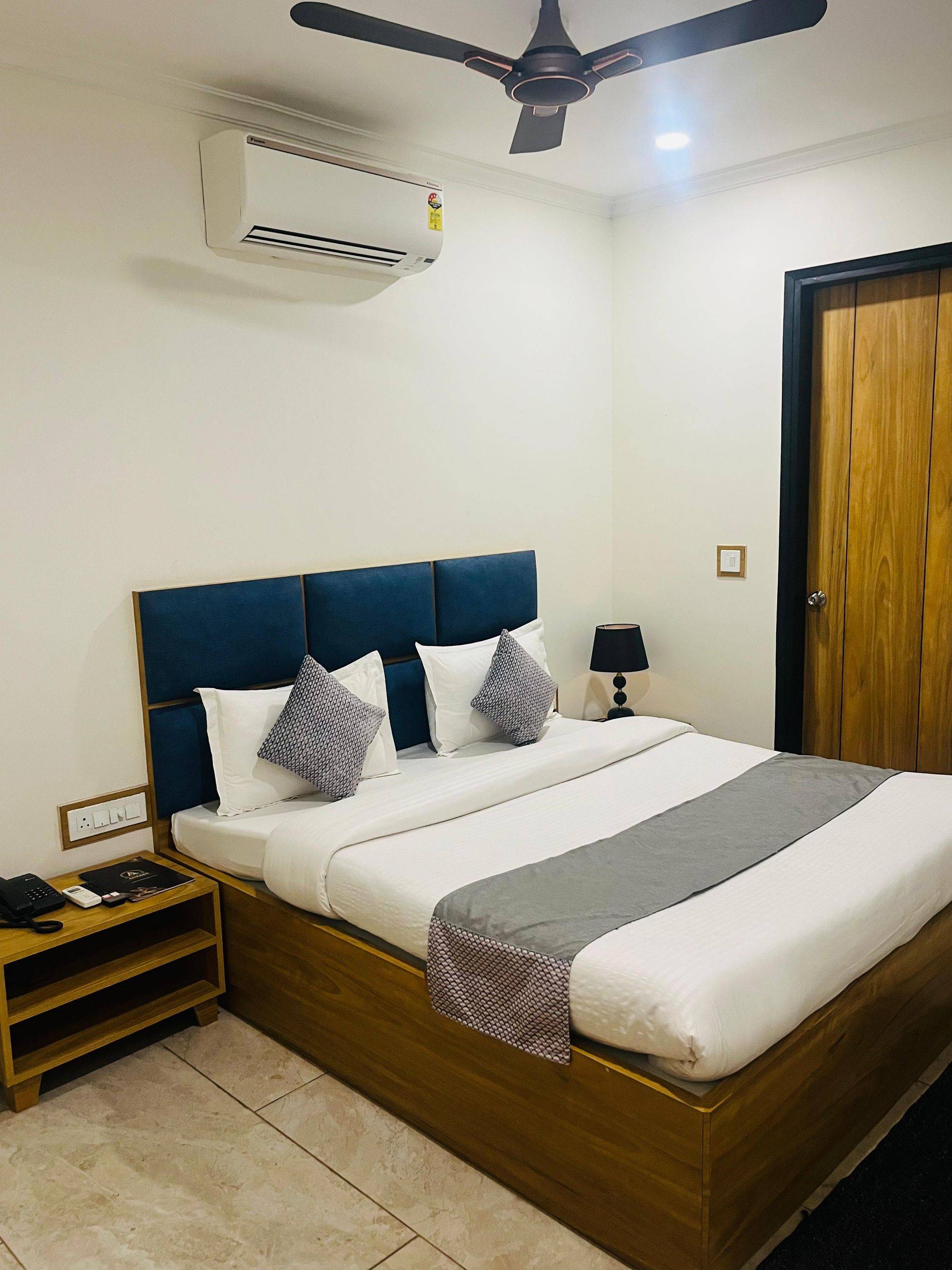 Hotel Andies, Mohali Deluxe Double Room  2
