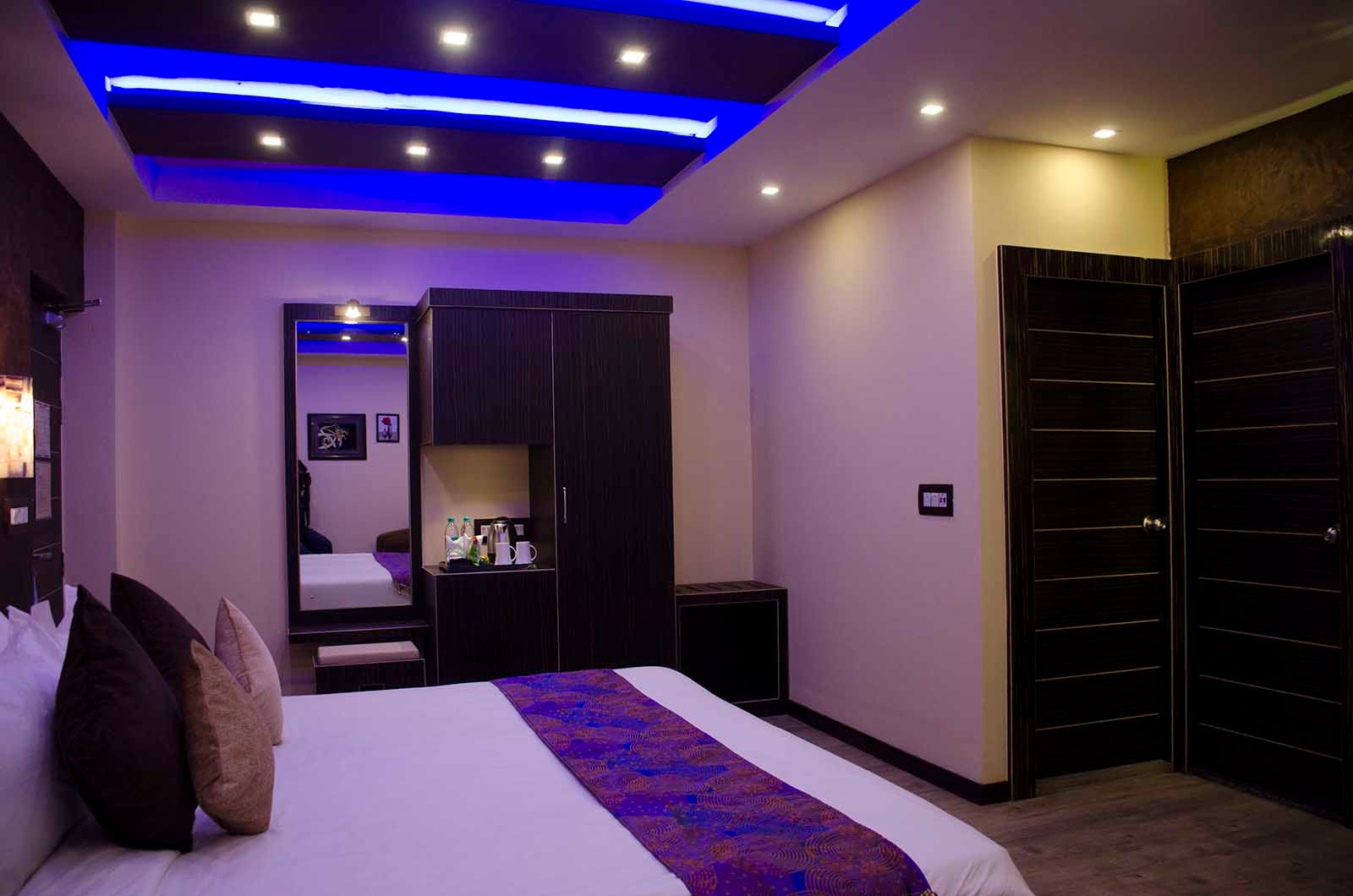 Dolphin Chocolate Inn Deluxe 7