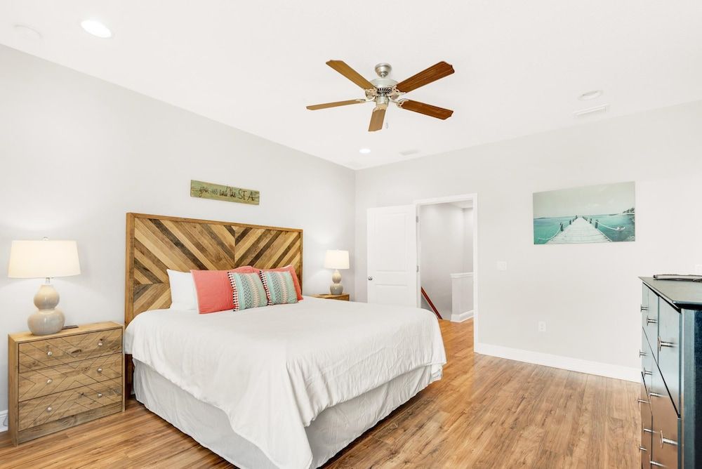 Townhome, Multiple Beds (Vitamin Sea)