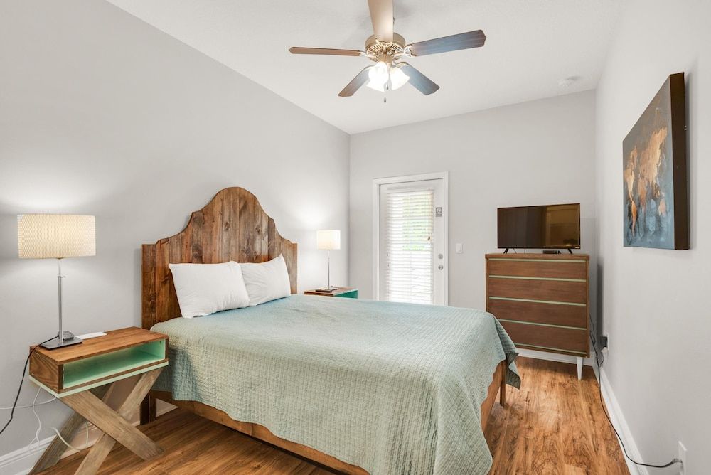 Townhome, Multiple Beds (Vitamin Sea)