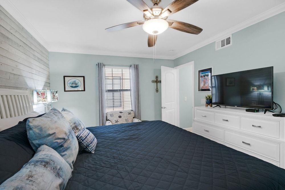 Condo, Multiple Beds (Horizon South 74F)