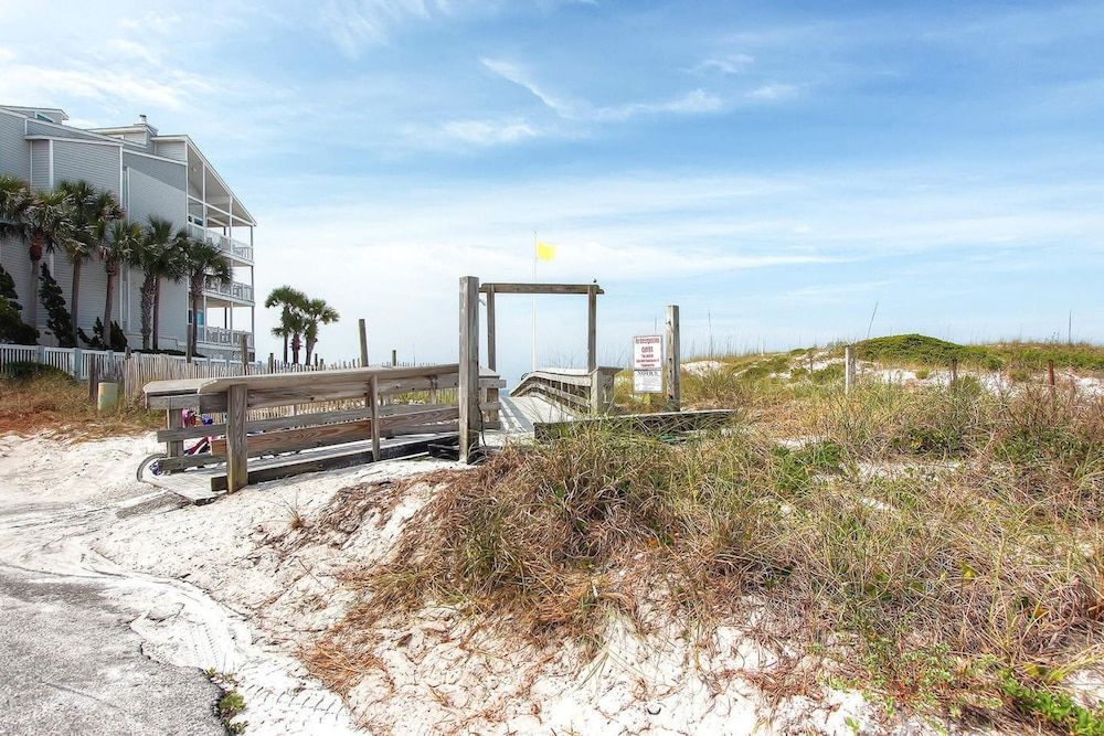 Beachside Villas 732- Southbound Serenity