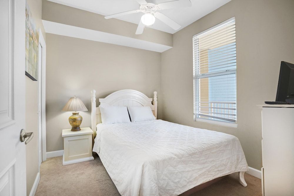 Condo, Multiple Beds (Grandview East 404)