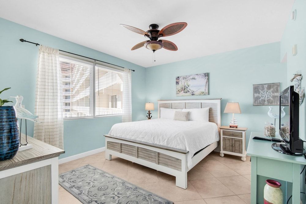 Condo, 1 King Bed with Sofa bed (Shores of Panama 1617)