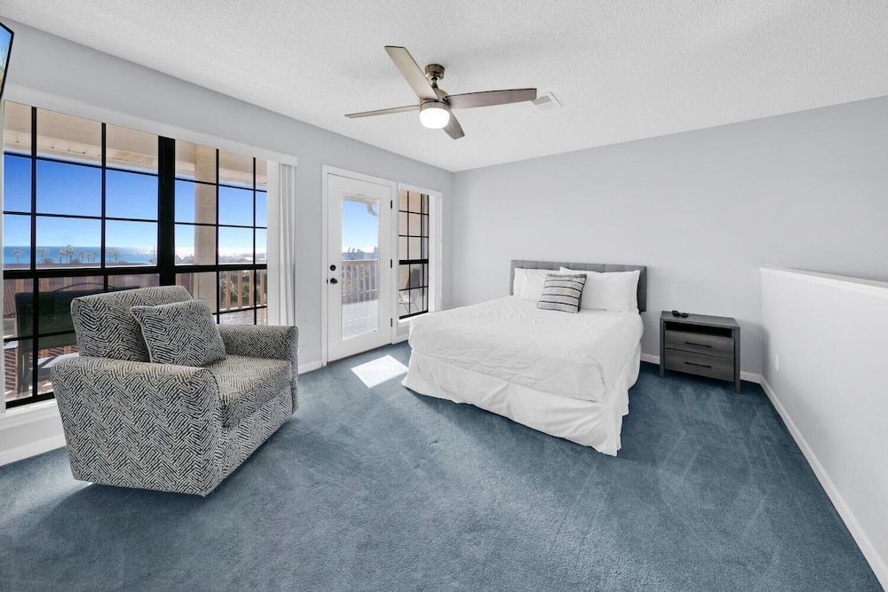 Condo, Multiple Beds (Horizon South 54-303)