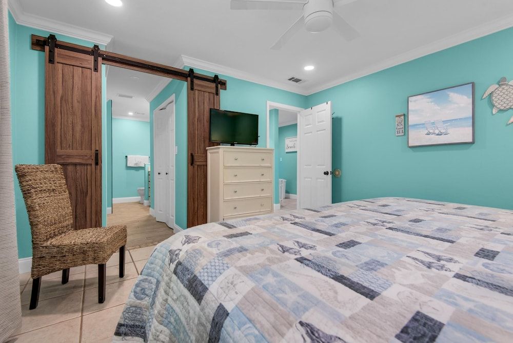Condo, Multiple Beds (Fish Out Of Water)