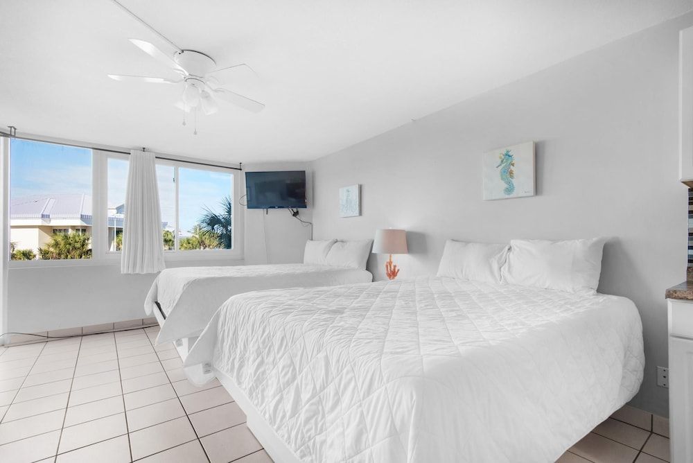 Studio, 2 Queen Beds (Top of the Gulf 208)