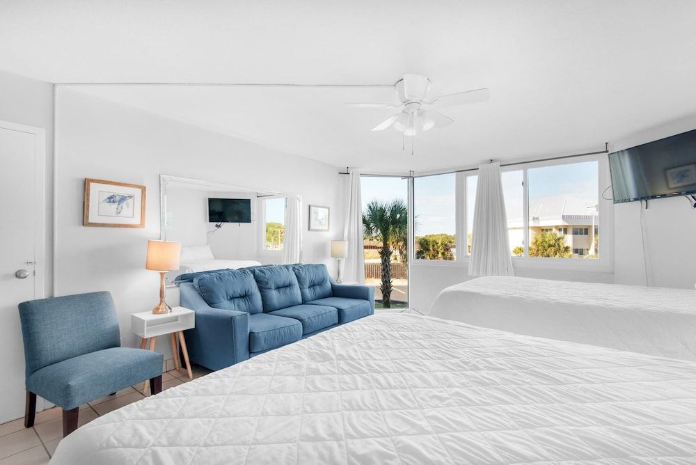 Studio, 2 Queen Beds (Top of the Gulf 208)