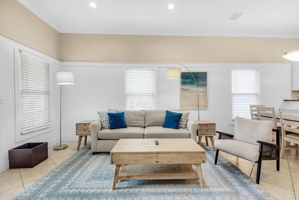 House, Multiple Beds (Sweet Retreat)