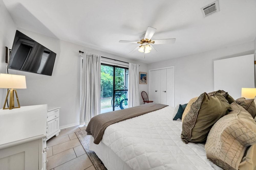 Townhome, 1 King Bed with Sofa bed (Cassine Gardens 112- 30A Imagine Ocea)