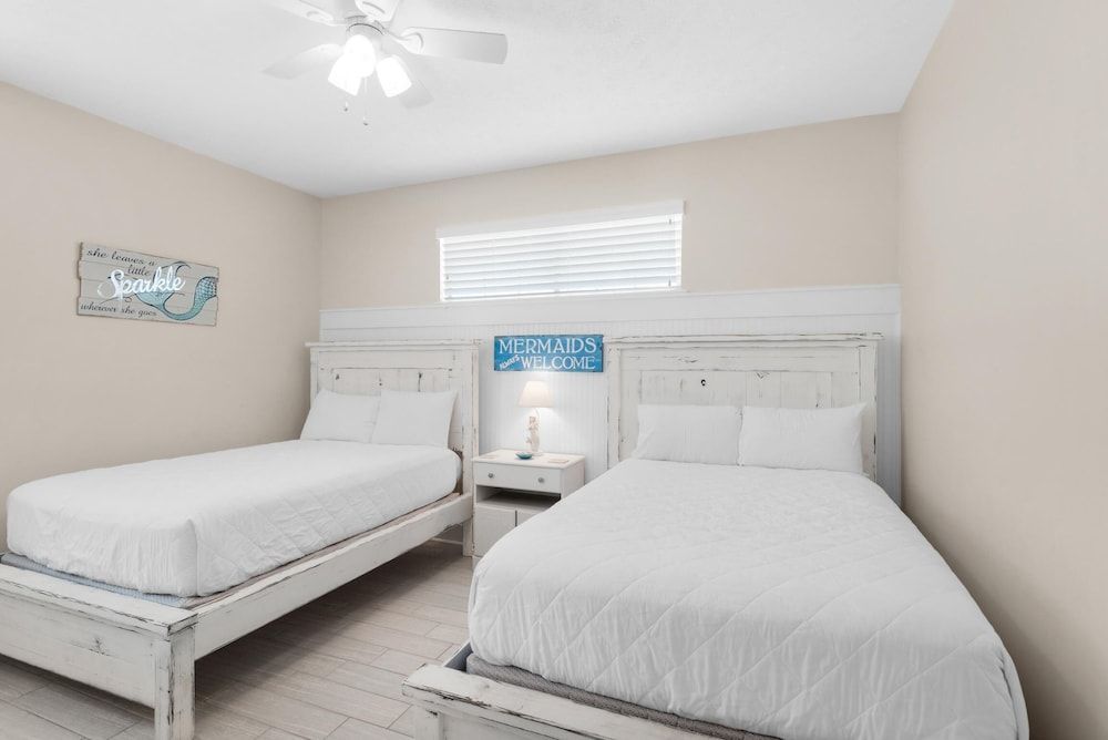 House, Multiple Beds (Golden Shores)