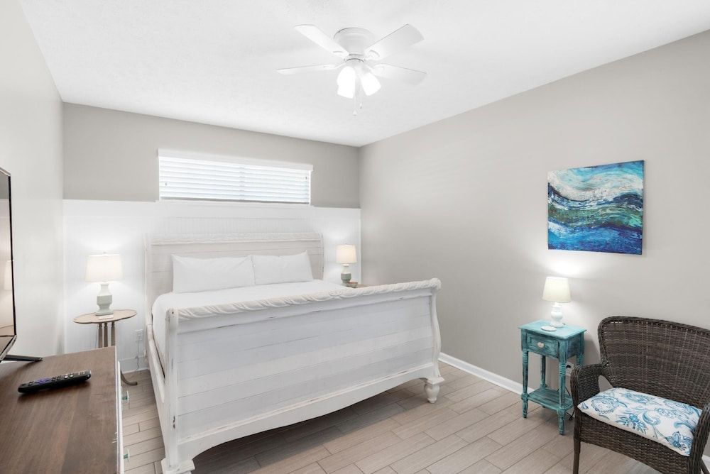 House, Multiple Beds (Golden Shores)