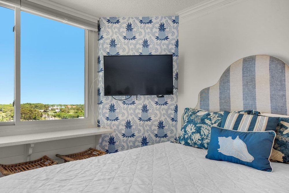 Studio, 1 Queen Bed (Top of the Gulf 808- Gulf Coast Getaw)
