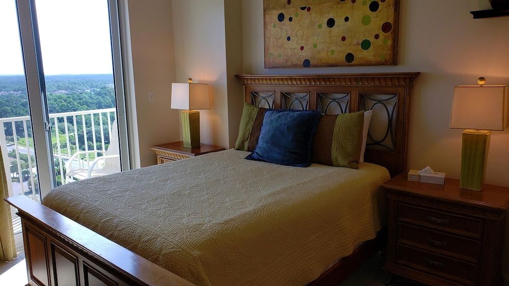 Condo, Multiple Beds (Grandview East 1401)