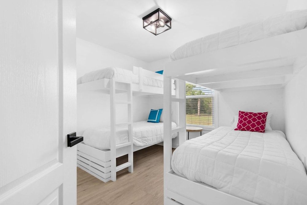 House, Multiple Beds (Destin4Relaxin)
