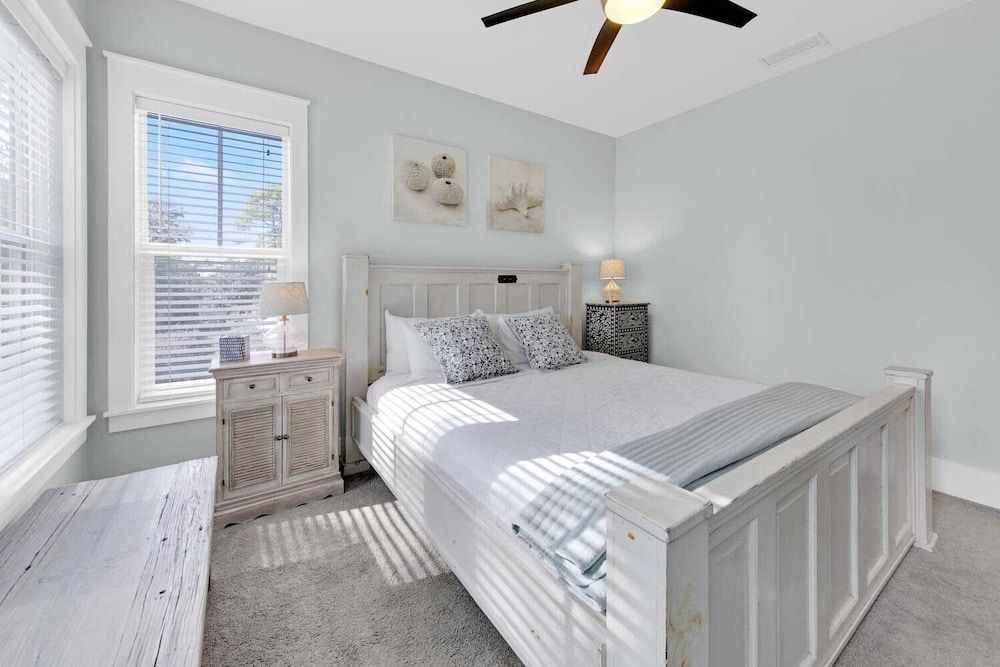 House, Multiple Beds (Claire N' Bea by the Sea)