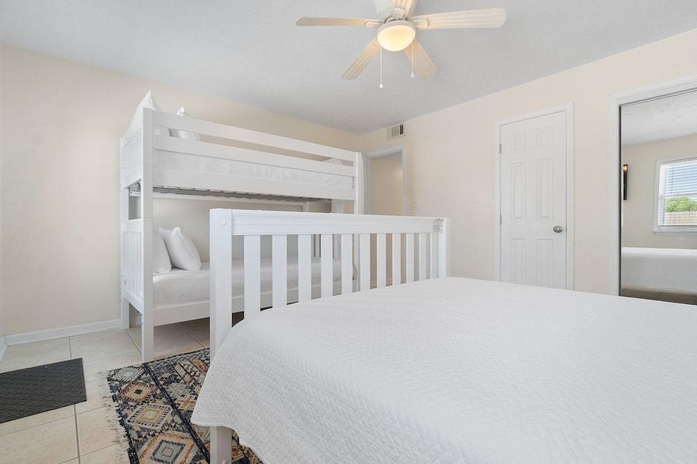 Condo, Multiple Beds (The Lookout)